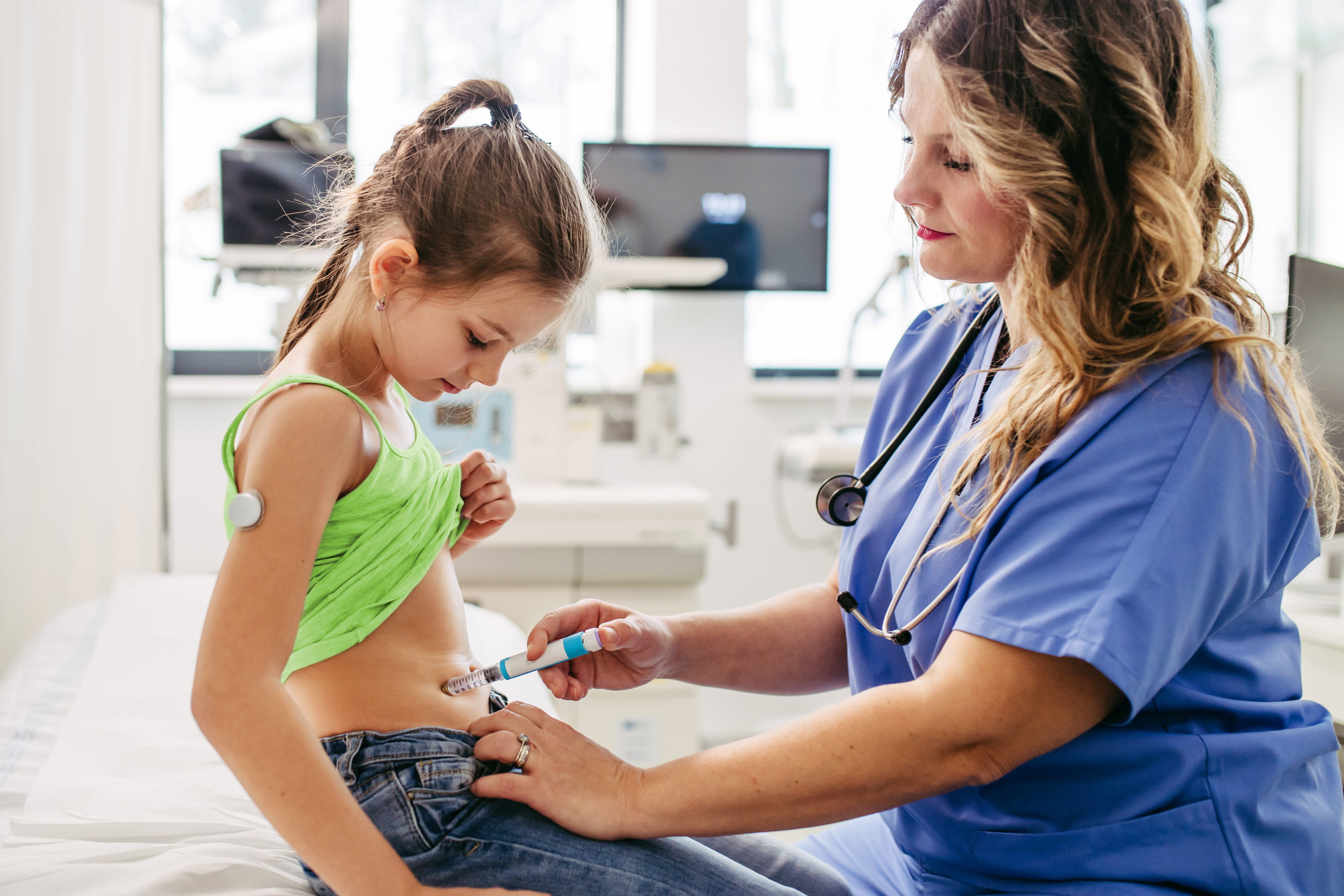 GettyImages-2015421709-Child_Patient_Doctor_Injecting-RET